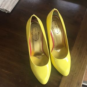 Ted Baker Yellow patent leather heels